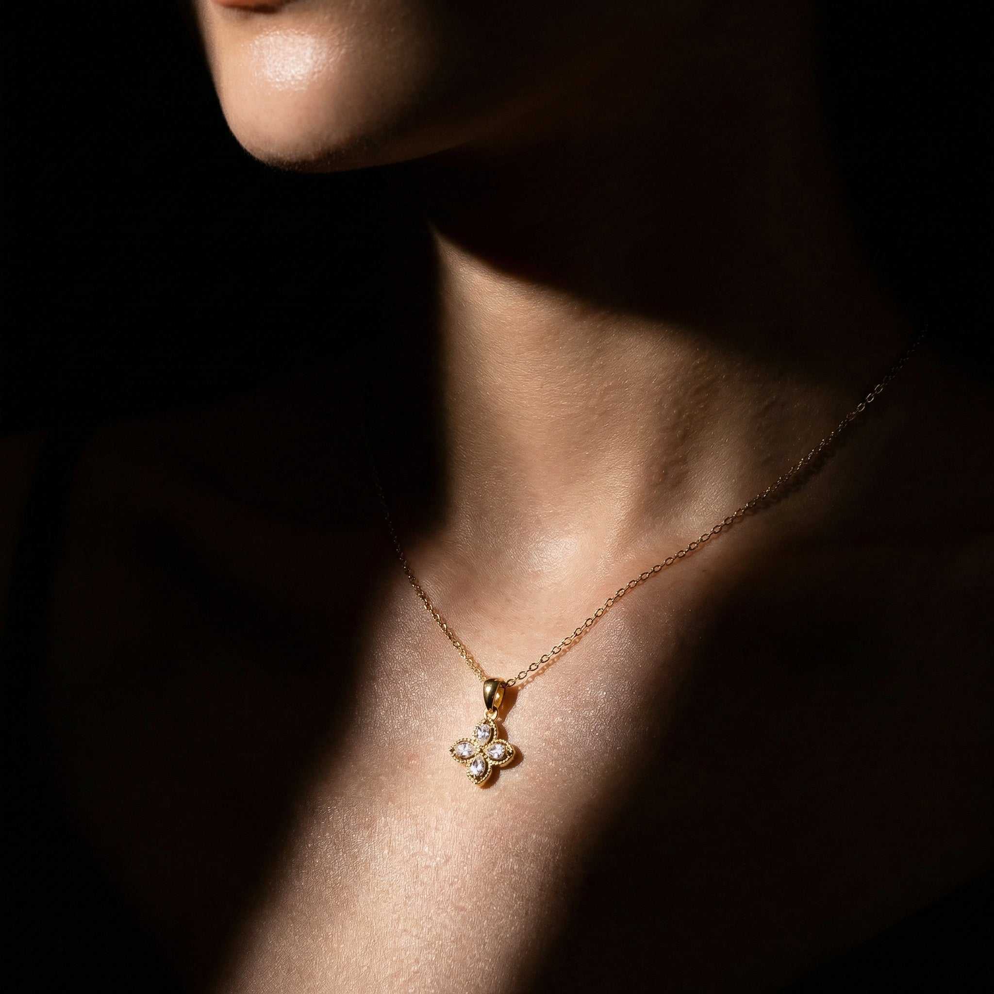Lucky Clover Glow Necklace